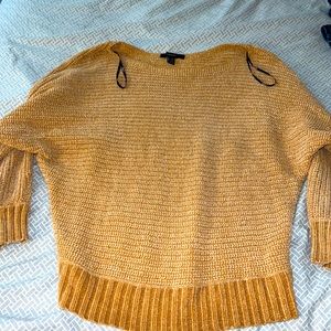 Orange knitted warm sweater. SUPER COMFY